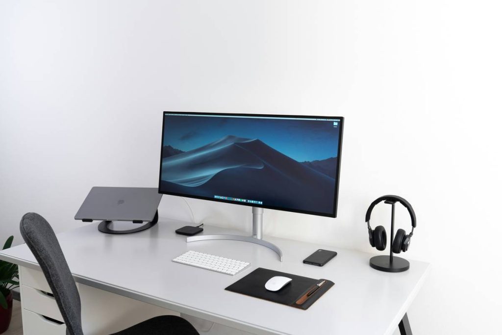 Best Tech Gadgets for Computer Pros: Upgrade Your Setup Without Wasting Cash